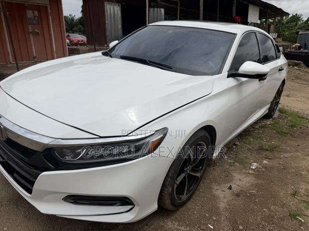 Honda Accord 2018 White
