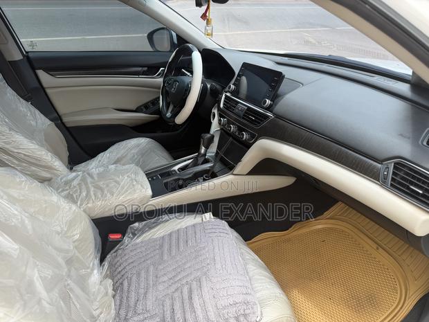 Honda Accord 2018 White