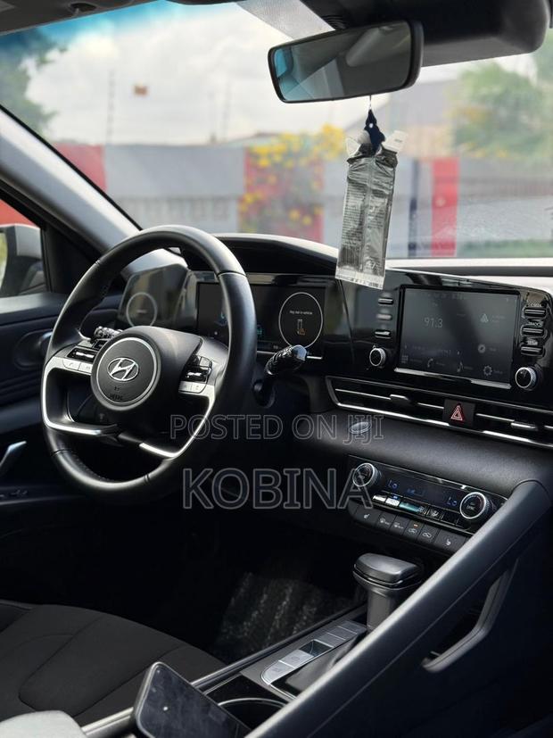 Hyundai Elantra SEL 2021 Gray