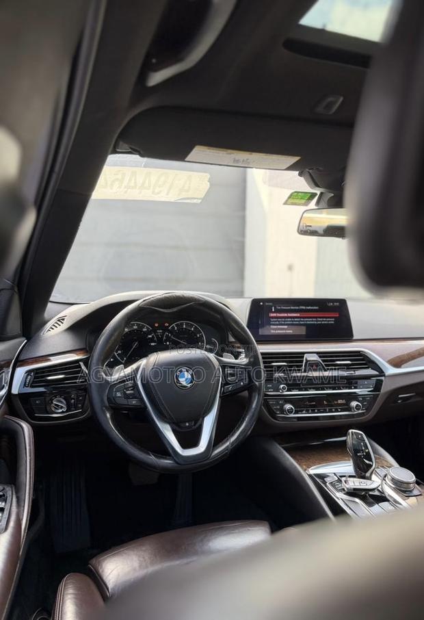 BMW 330i 2019 White