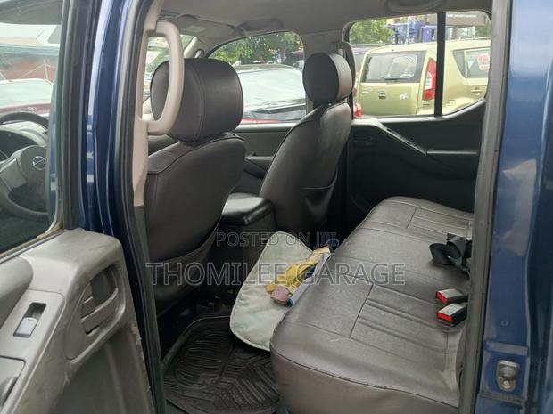 Nissan Navara 2015 Black