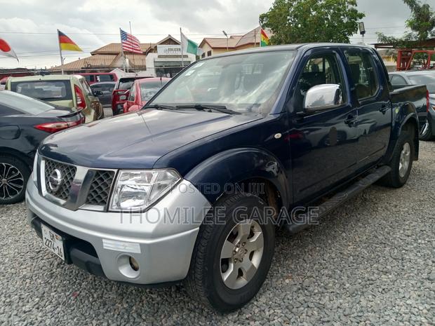 Nissan Navara 2015 Black