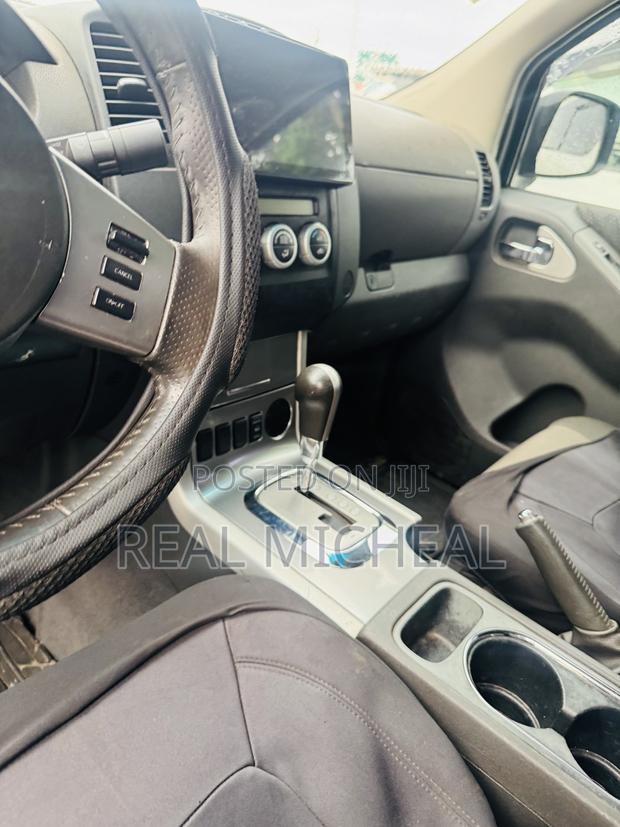 Nissan Navara 2012 Silver