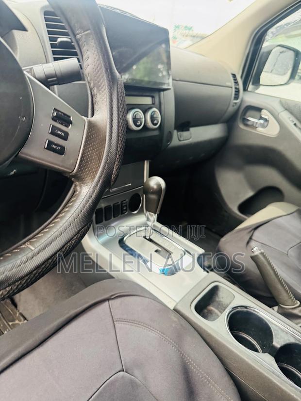 Nissan Navara 2012 Silver