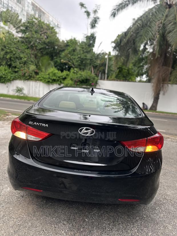 Hyundai Elantra SE Coupe FWD (1.8L 4cyl 6A) 2013 Black
