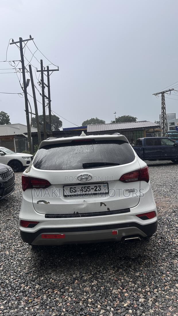 Hyundai Santa Fe SE AWD 2017 White