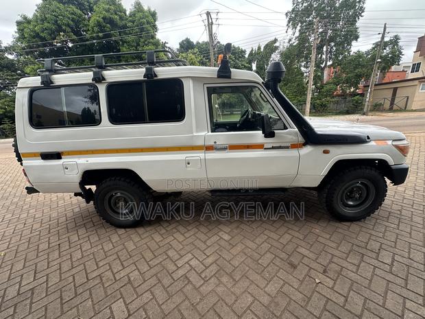 Toyota Land Cruiser Cygnus 4.7 2007 White