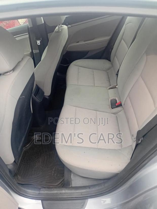 Hyundai Elantra 2017 Gray