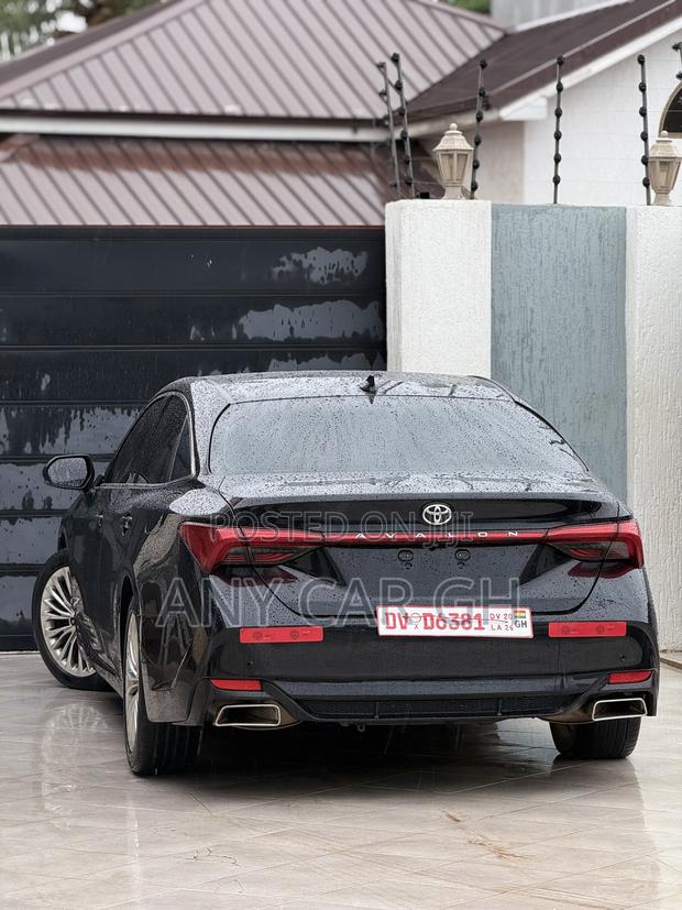Toyota Avalon XLE FWD Sedan (3.5L V6 8A) 2019 Black