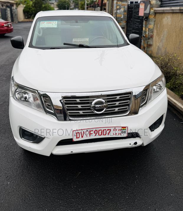 Nissan Navara 2017 White