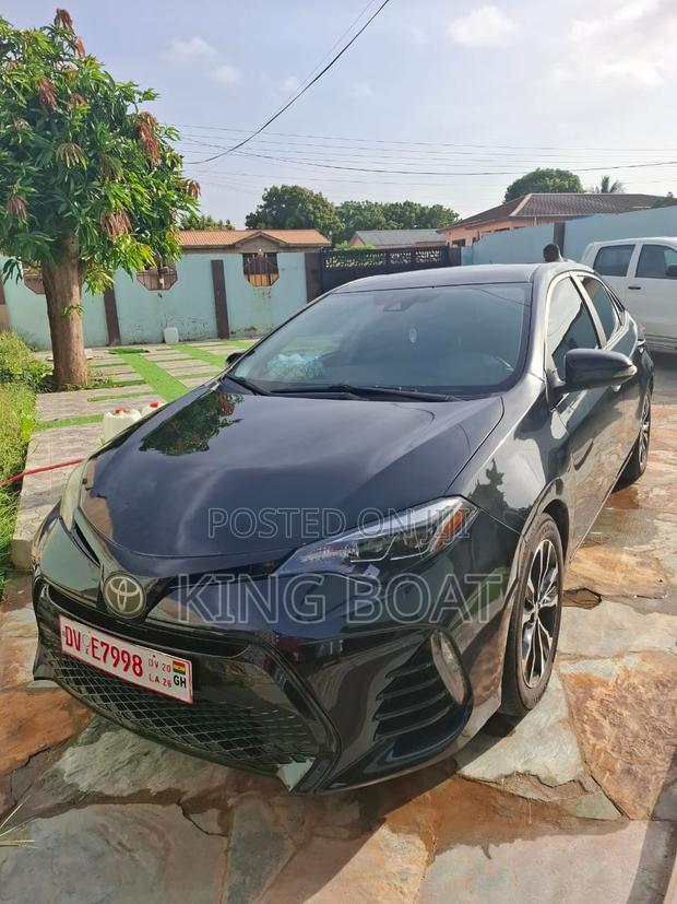 Toyota Corolla SE (1.8L 4cyl 2A) 2018 Blue