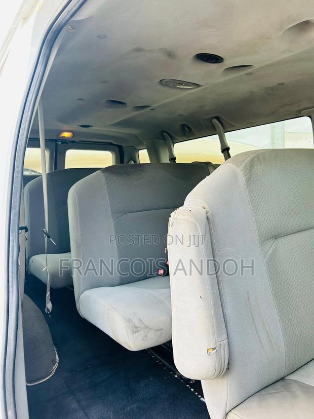 Ford E-350 Super Duty XL 2012 White