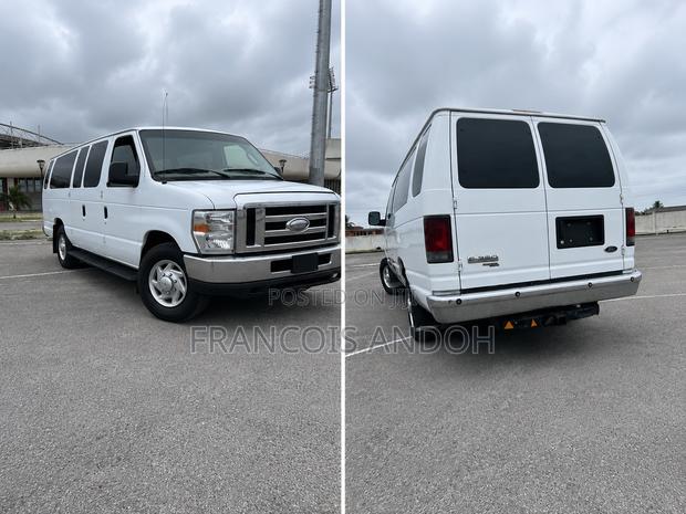 Ford E-350 Super Duty XL 2012 White