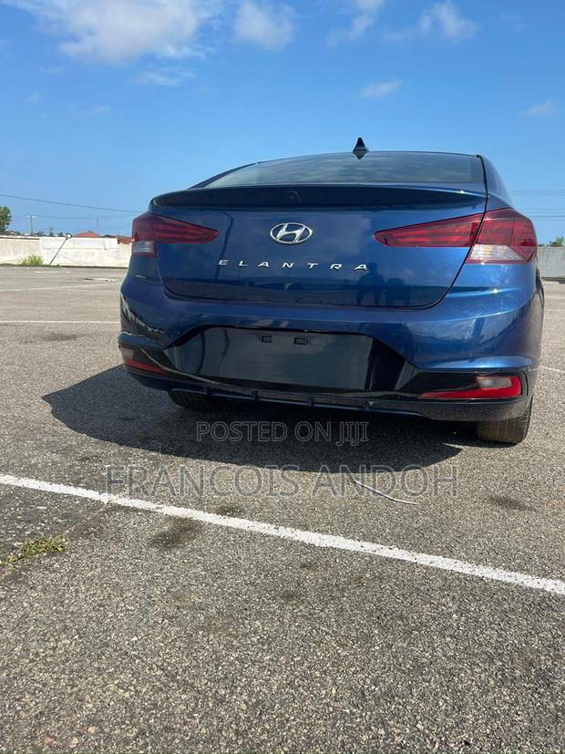 Hyundai Elantra 2019 Blue