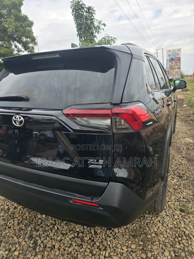 Toyota RAV4 XLE AWD 2019 Black