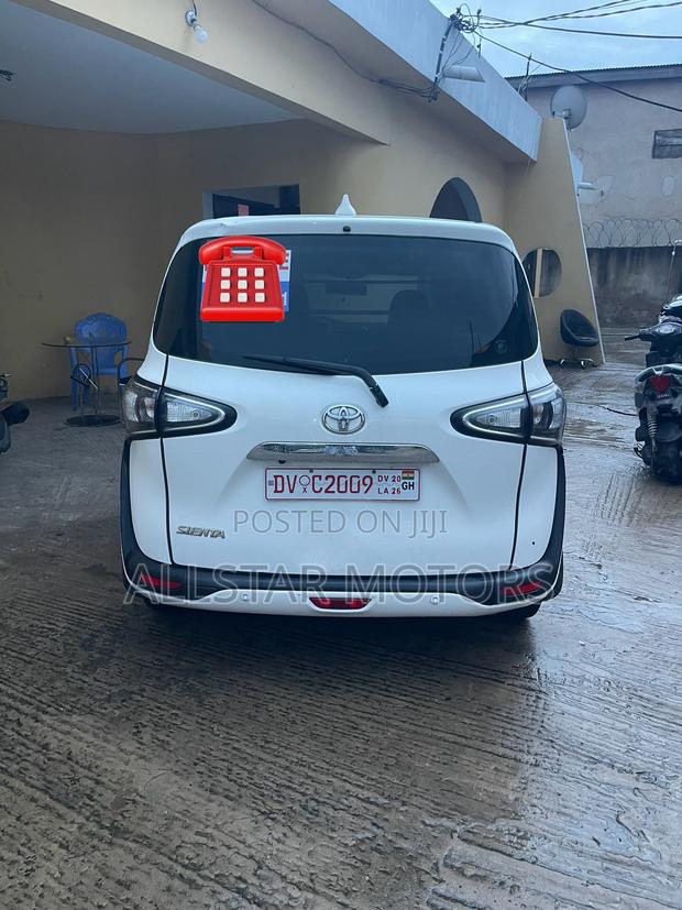 Toyota Sienta 1.5 AWD (6-seater) 2021 White