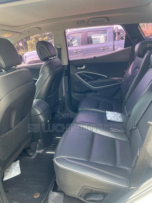 Hyundai Santa Fe 2017 White