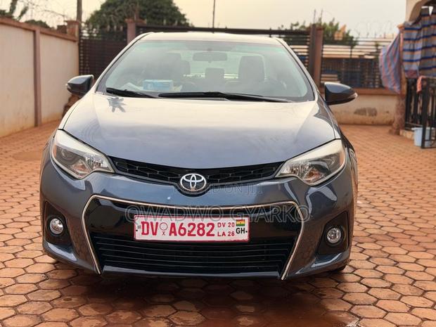 Toyota Corolla S Premium 4dr Sedan (1.8L 4cyl CVT) 2016 Gray