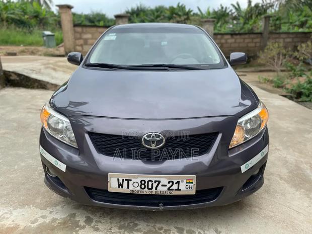 Toyota Corolla LE 4dr Sedan (1.8L 4cyl 4A) 2010 Gray