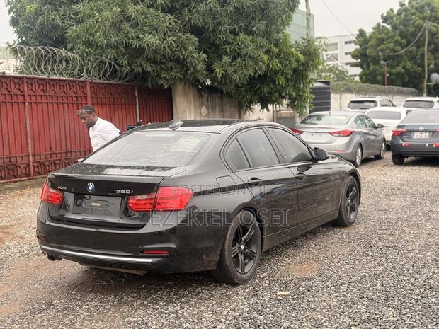BMW 320i Sedan RWD 2015 Black