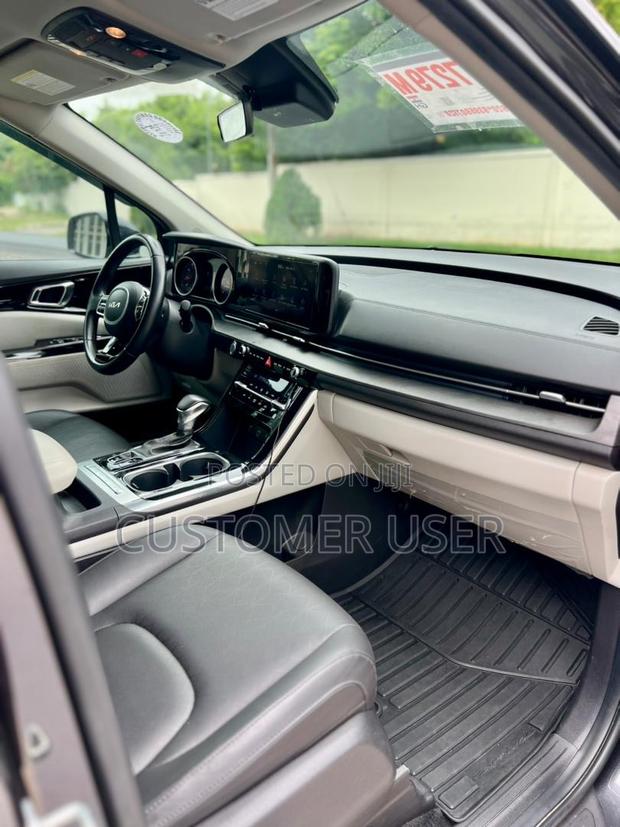Kia Carnival 2023 Gray