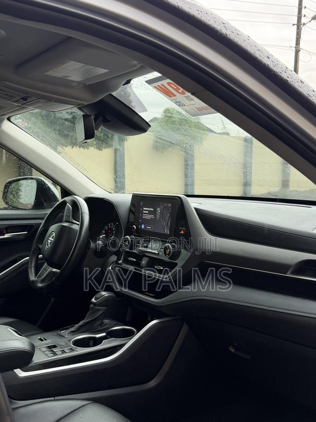 Toyota Highlander XLE AWD 2024 Silver