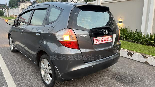 Honda Fit Automatic 2011 Gray