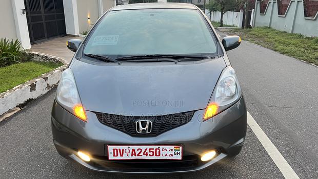 Honda Fit Automatic 2011 Gray