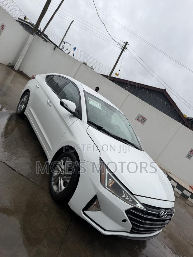 Hyundai Elantra 2019 White
