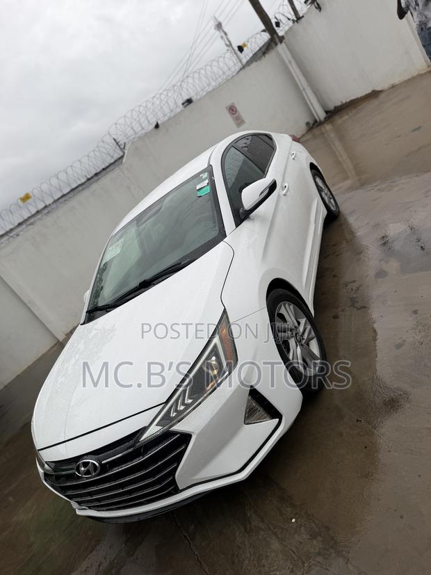 Hyundai Elantra 2019 White