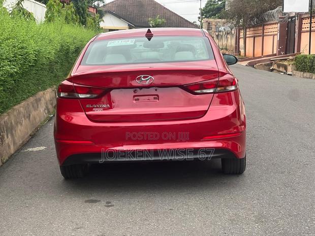 Hyundai Elantra ECO Sedan FWD (1.4L 4cyl 7A) 2017 Red