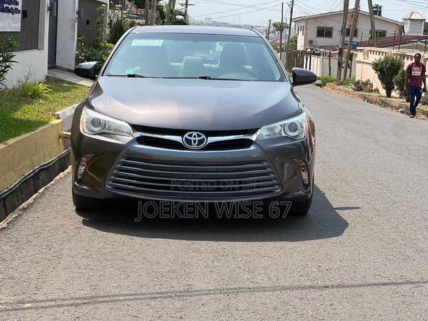 Toyota Camry LE 4dr Sedan (2.5L 4cyl 6A) 2016 Gray