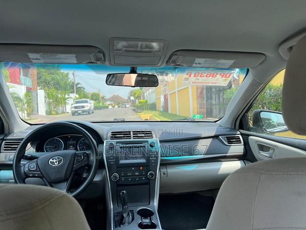 Toyota Camry LE 4dr Sedan (2.5L 4cyl 6A) 2016 Gray