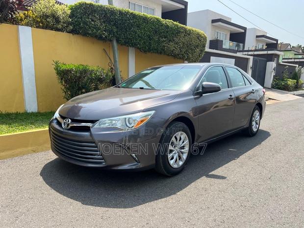Toyota Camry LE 4dr Sedan (2.5L 4cyl 6A) 2016 Gray