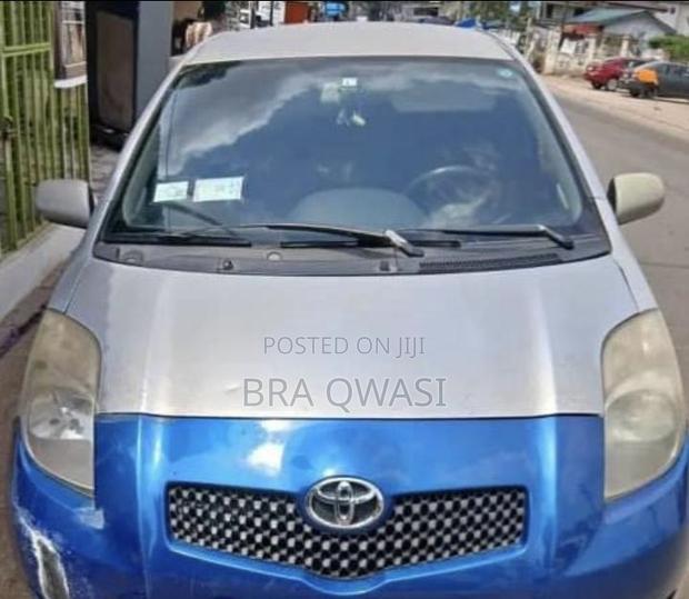 Toyota Vitz 1.5 FWD 5dr 2010 Silver