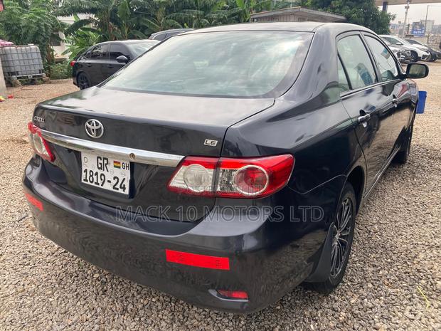 Toyota Corolla LE 4dr Sedan (1.8L 4cyl 4A) 2013 Gray