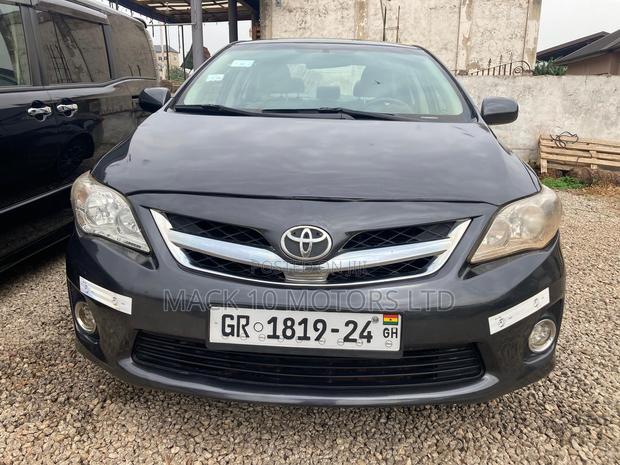 Toyota Corolla LE 4dr Sedan (1.8L 4cyl 4A) 2013 Gray