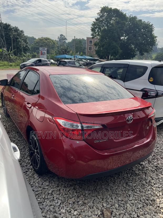 Toyota Corolla S 4dr Sedan (1.8L 4cyl CVT) 2016 Red