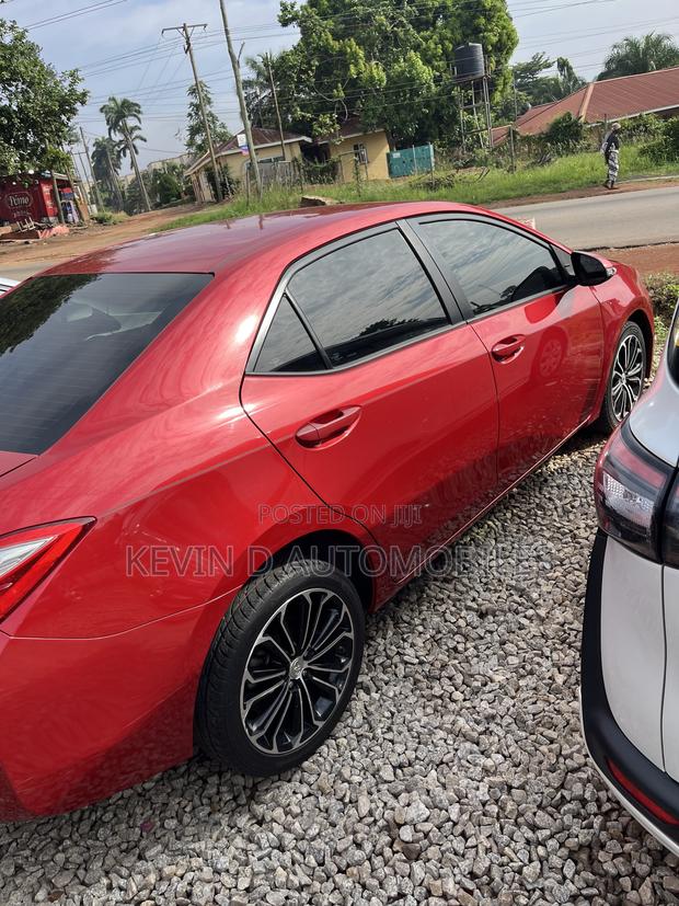 Toyota Corolla S 4dr Sedan (1.8L 4cyl CVT) 2016 Red