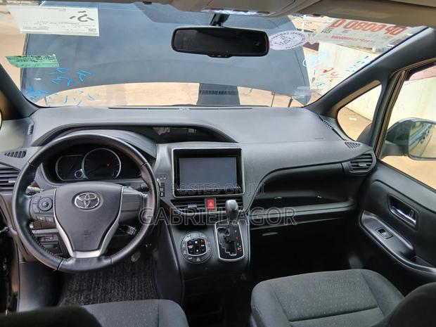 Toyota Voxy SV Premium 2014 Black