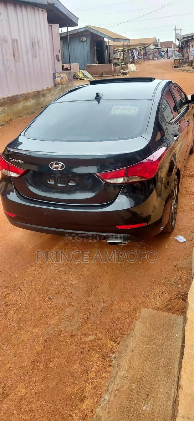 Hyundai Elantra SE Sedan FWD (1.8L 4cyl 6A) 2016 Black
