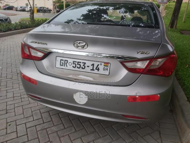 Hyundai Sonata Limited 2.0T Sedan (2.0L 4cyl 6A) 2011 Gray