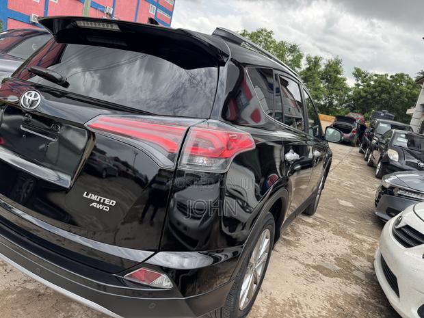 Toyota RAV4 Limited 4dr SUV (2.5L 4cyl 6A) 2018 Black