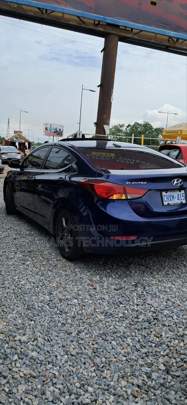 Hyundai Elantra Limited Sedan FWD (1.8L 4cyl 6A) 2016 Blue