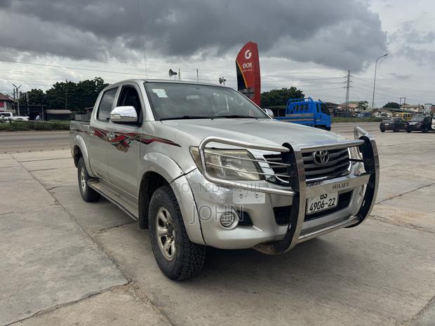 Toyota Hilux 2.7 VVT-i 4X4 SRX 2012 Gray