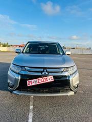 Mitsubishi Outlander SE FWD 2017 Silver for sale