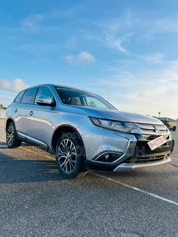 Mitsubishi Outlander SE FWD 2017 Silver