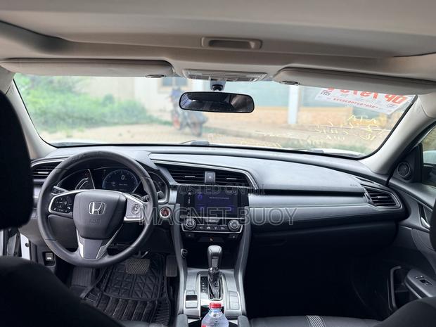 Honda Civic LX 4dr Sedan (2.0L 4cyl) 2016 White