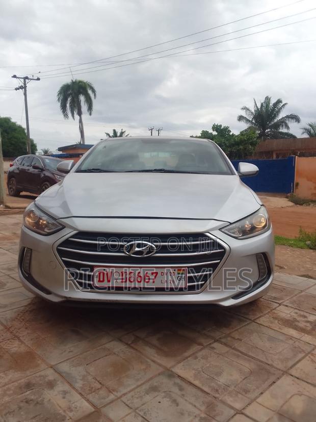 Hyundai Elantra 2017 Silver