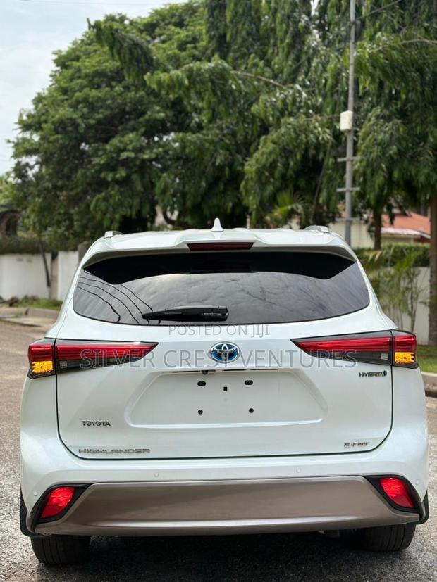 Toyota Highlander XLE 2021 White
